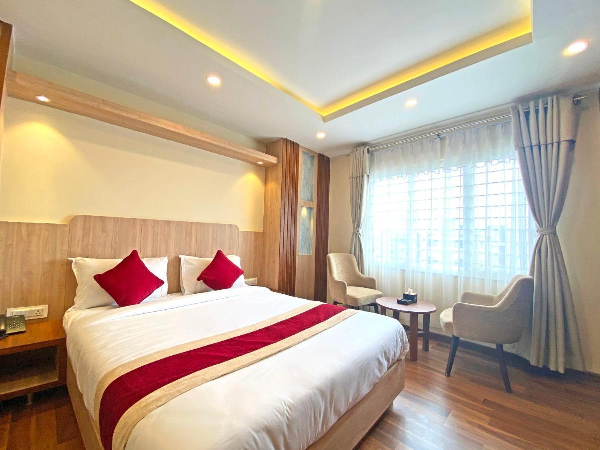 Hotel Nilakantha Pvt. Ltd カトマンズ エクステリア 写真