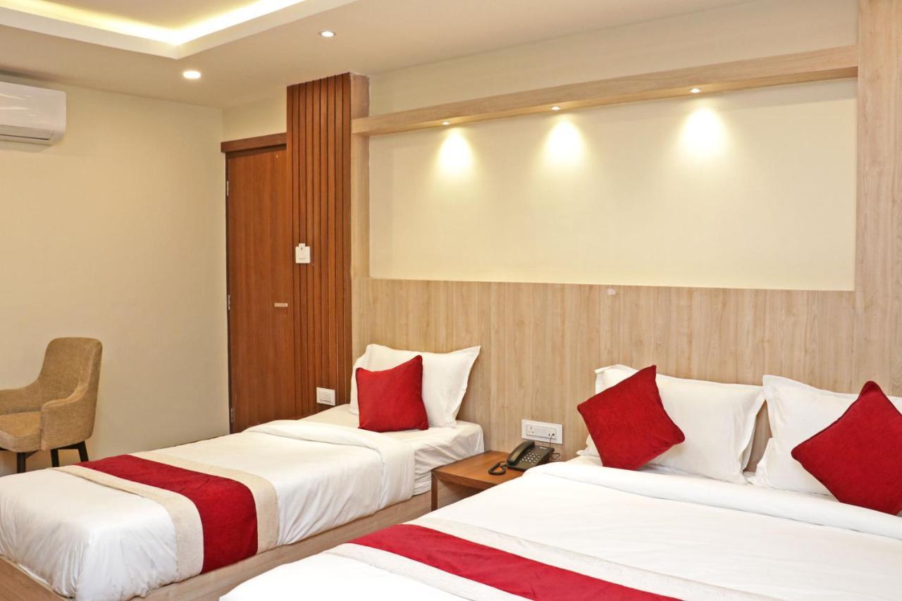 Hotel Nilakantha Pvt. Ltd カトマンズ エクステリア 写真