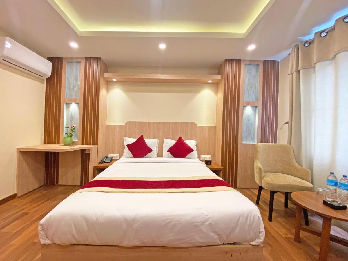 Hotel Nilakantha Pvt. Ltd カトマンズ エクステリア 写真