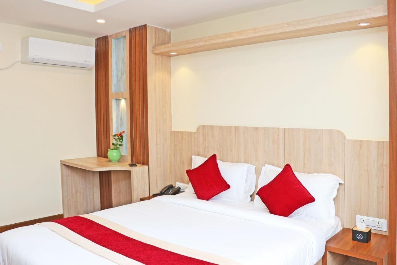Hotel Nilakantha Pvt. Ltd カトマンズ エクステリア 写真