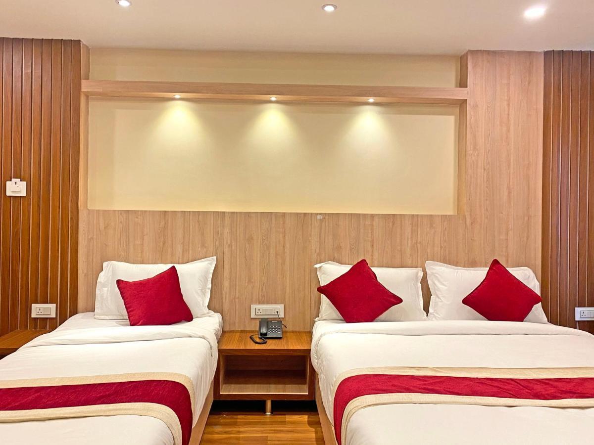 Hotel Nilakantha Pvt. Ltd カトマンズ エクステリア 写真