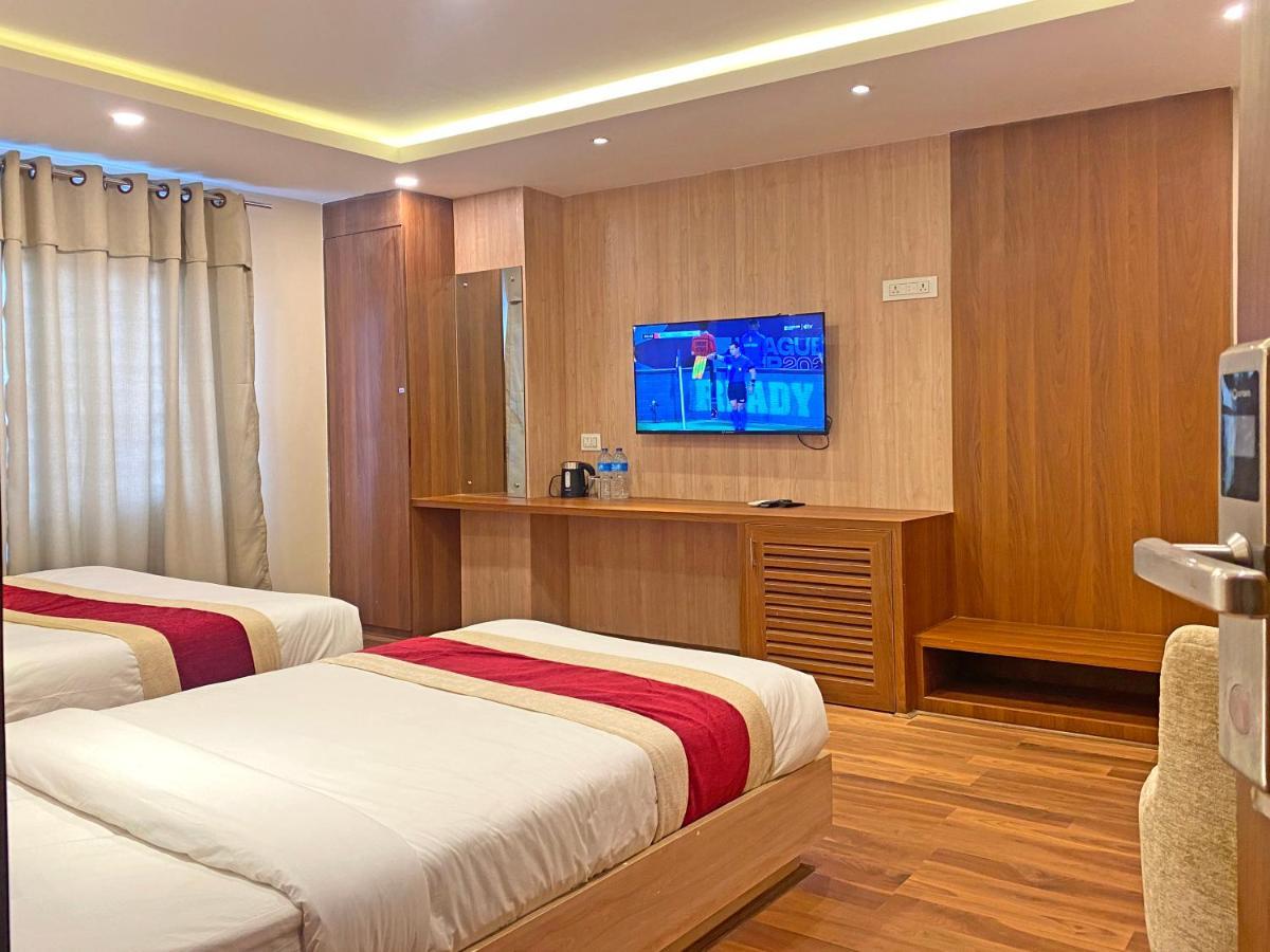 Hotel Nilakantha Pvt. Ltd カトマンズ エクステリア 写真