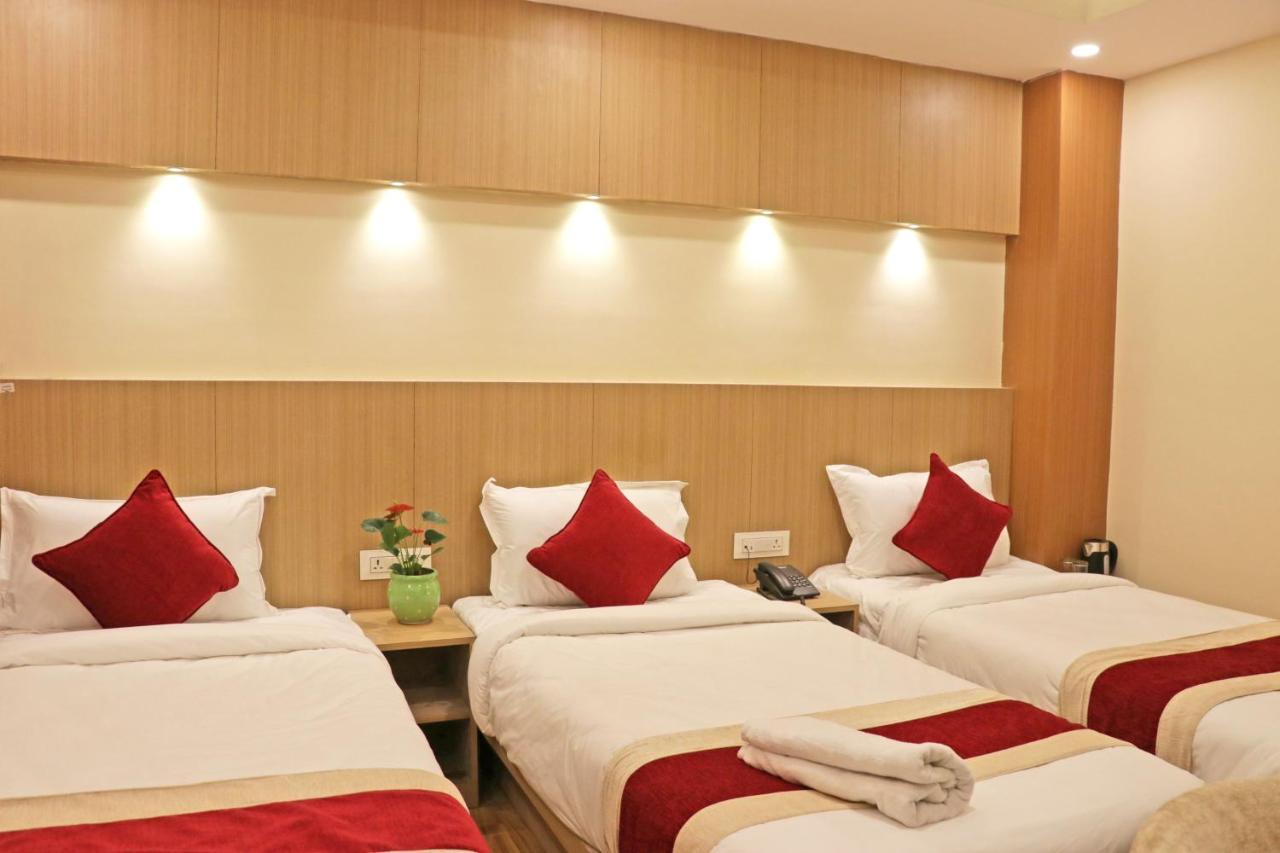 Hotel Nilakantha Pvt. Ltd カトマンズ エクステリア 写真