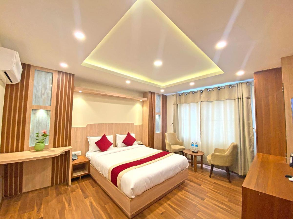 Hotel Nilakantha Pvt. Ltd カトマンズ エクステリア 写真