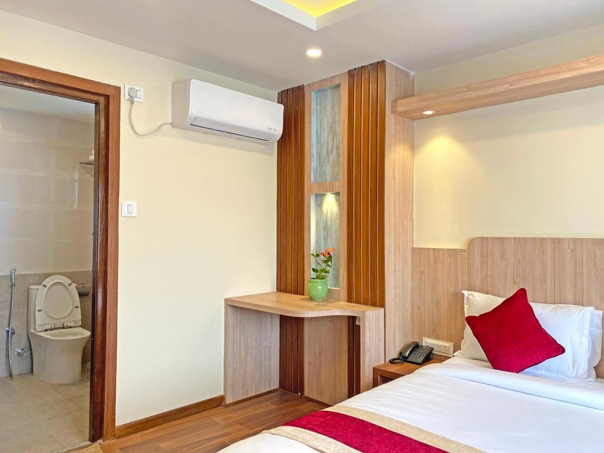 Hotel Nilakantha Pvt. Ltd カトマンズ エクステリア 写真
