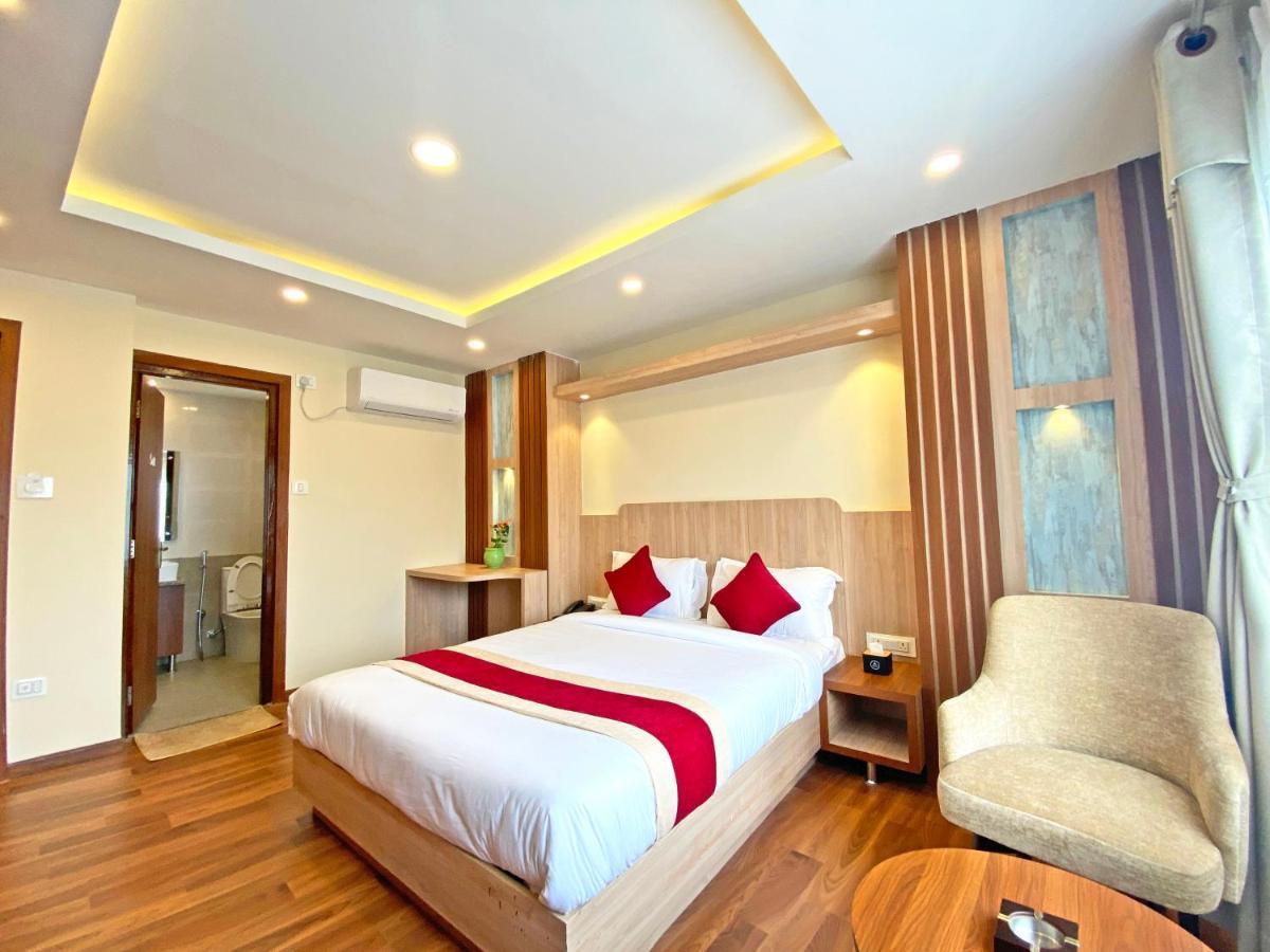 Hotel Nilakantha Pvt. Ltd カトマンズ エクステリア 写真