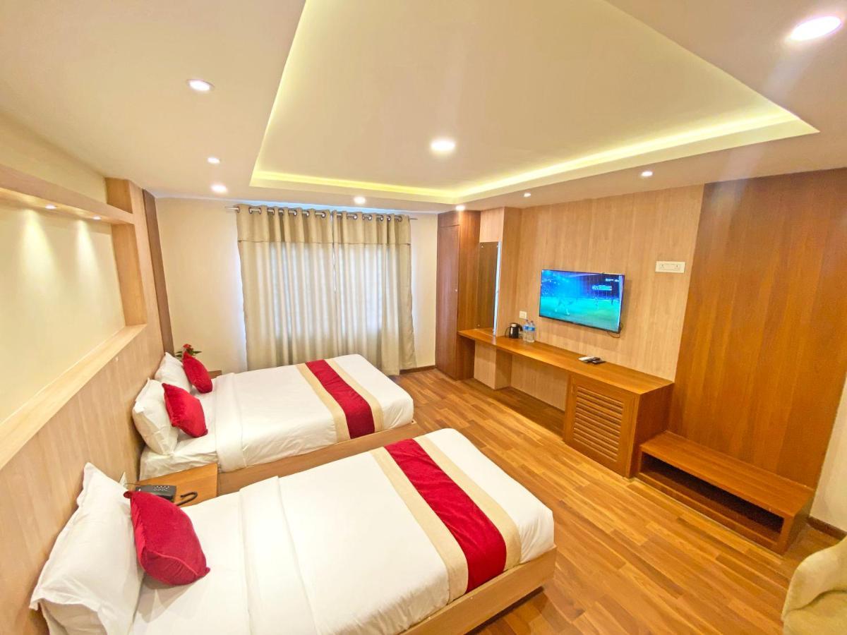 Hotel Nilakantha Pvt. Ltd カトマンズ エクステリア 写真