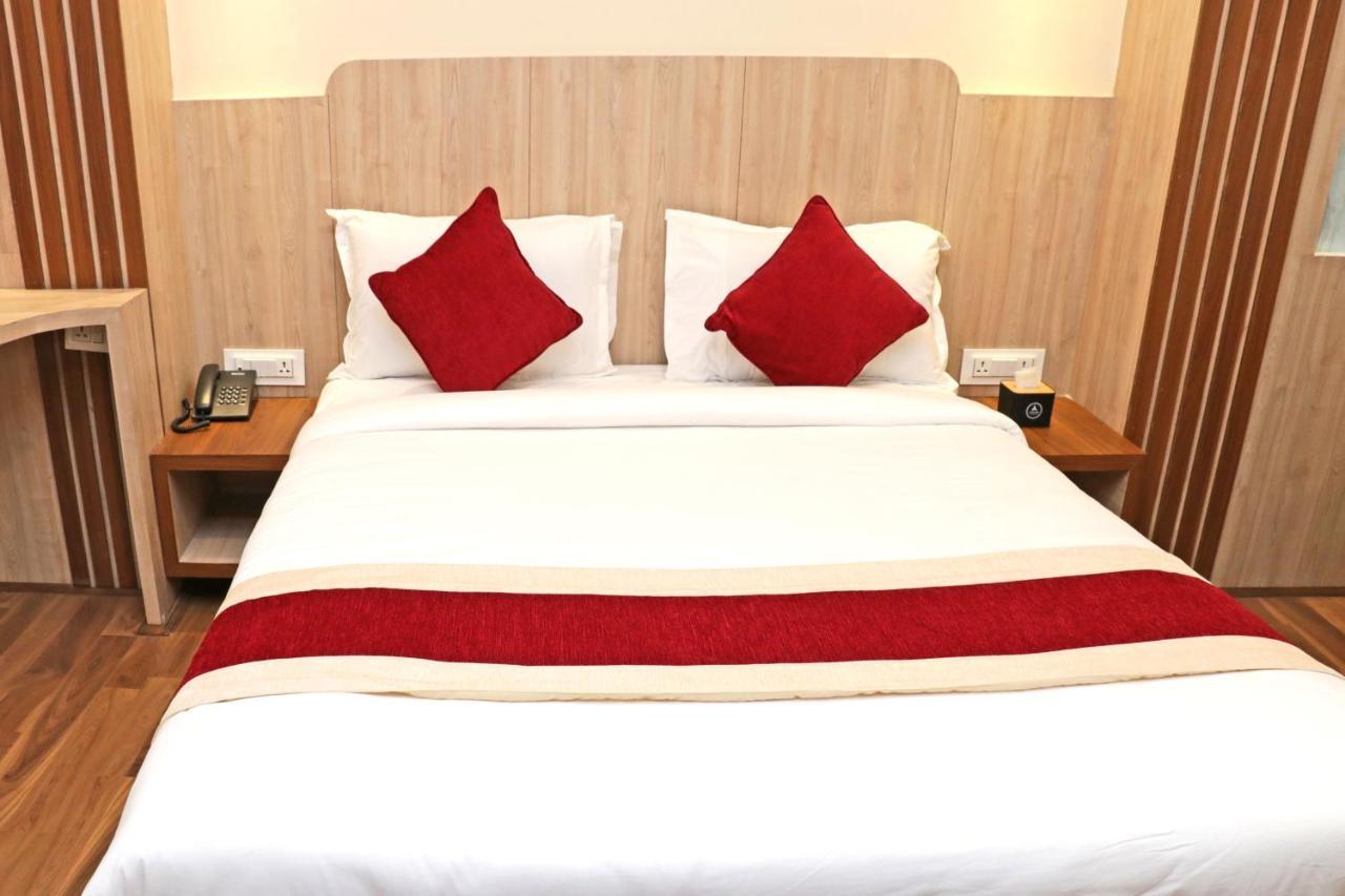 Hotel Nilakantha Pvt. Ltd カトマンズ エクステリア 写真