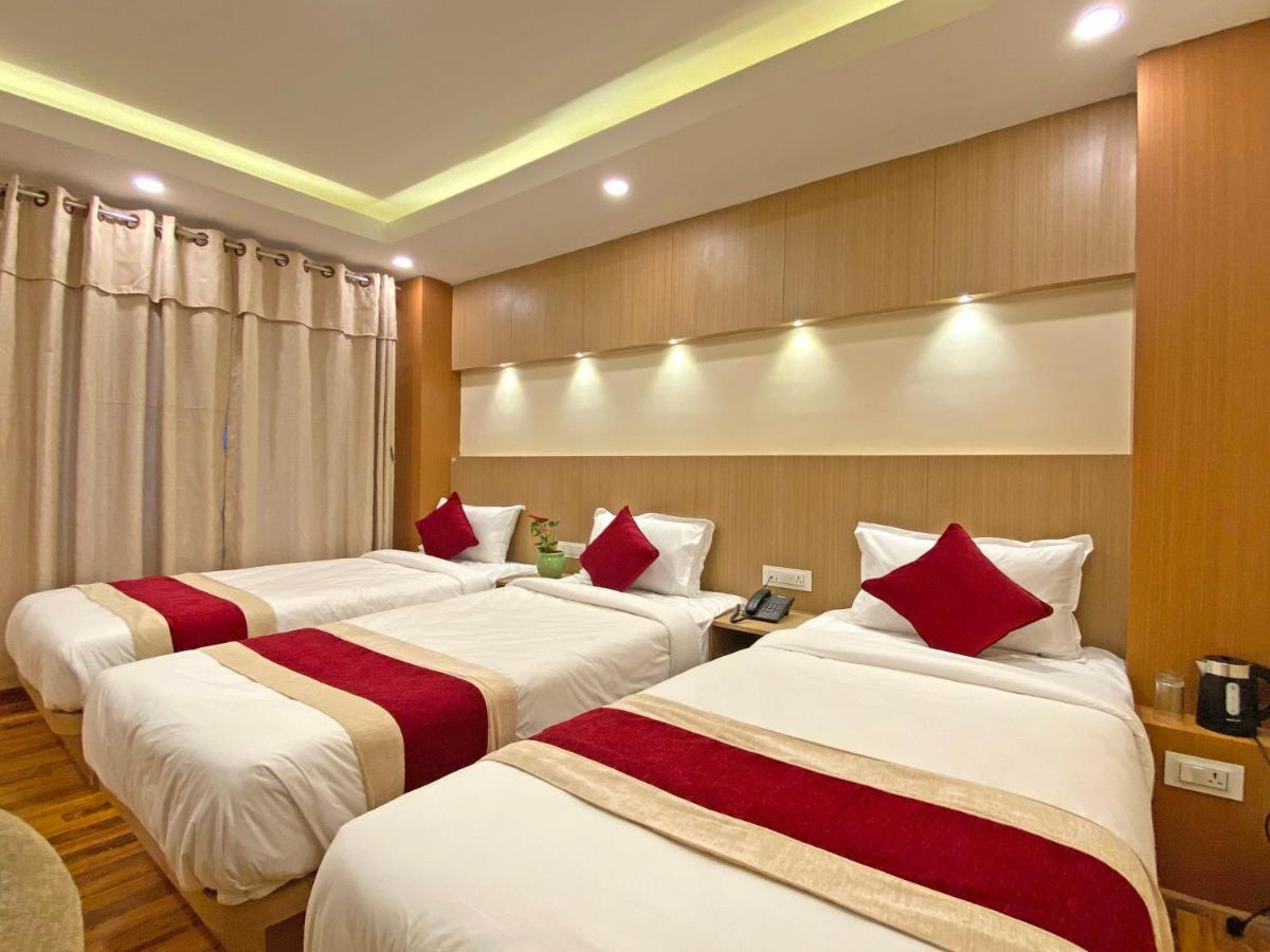 Hotel Nilakantha Pvt. Ltd カトマンズ エクステリア 写真