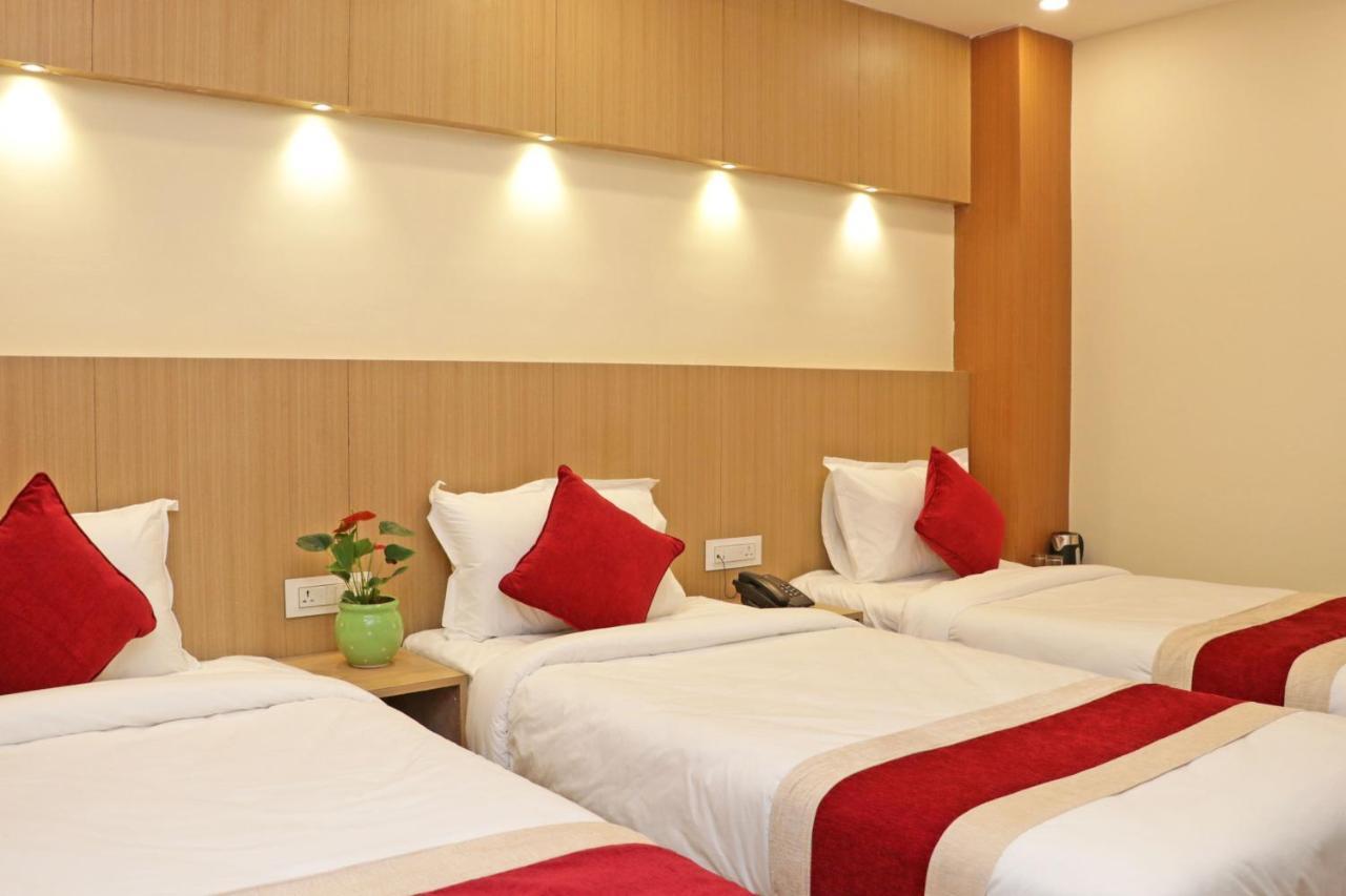 Hotel Nilakantha Pvt. Ltd カトマンズ エクステリア 写真