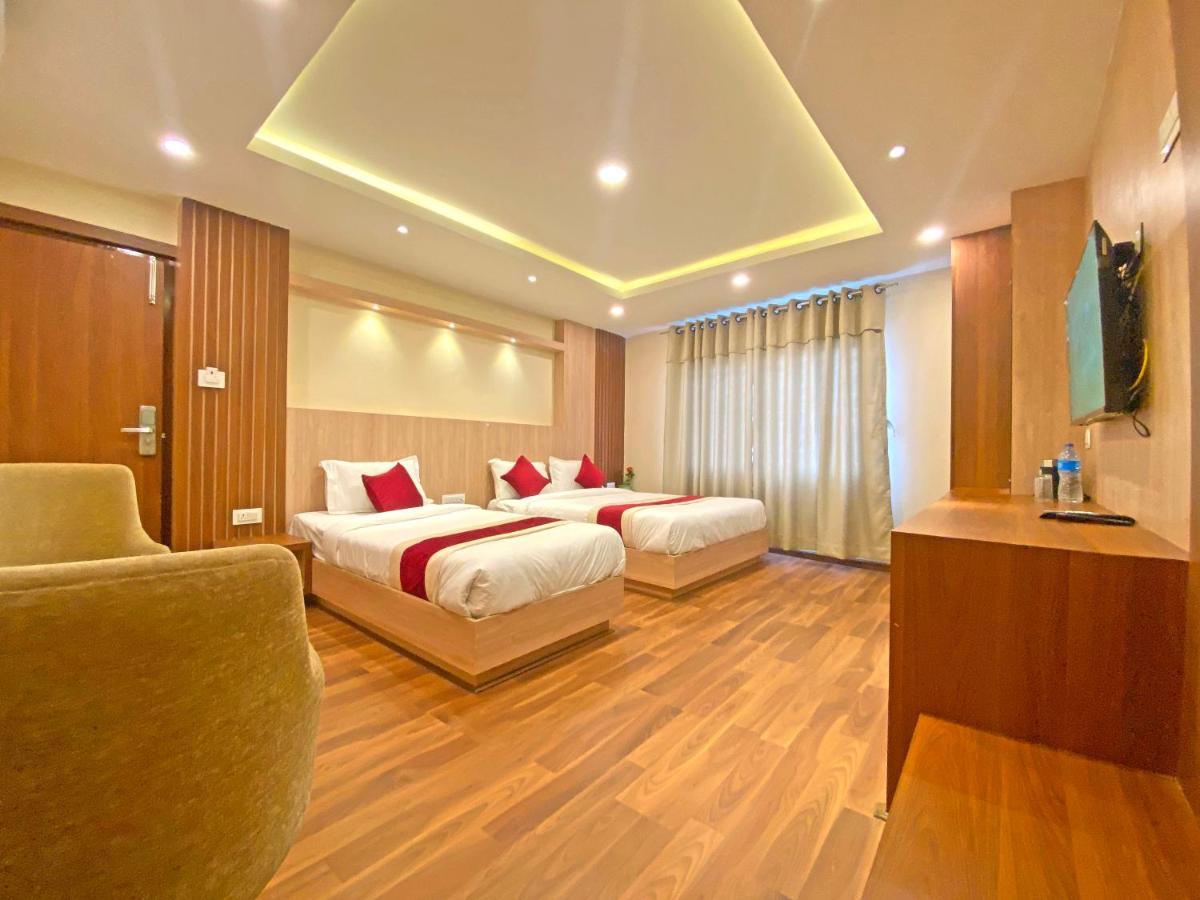 Hotel Nilakantha Pvt. Ltd カトマンズ エクステリア 写真