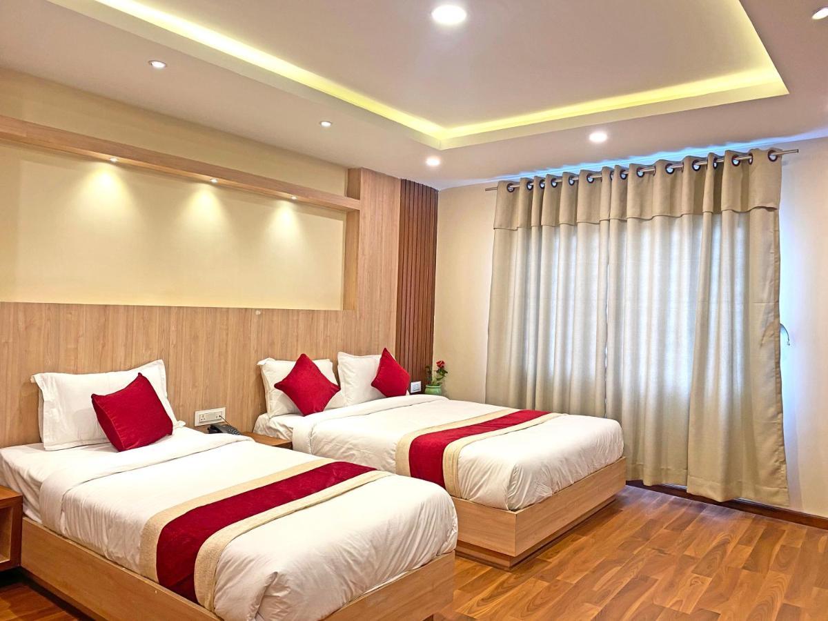 Hotel Nilakantha Pvt. Ltd カトマンズ エクステリア 写真