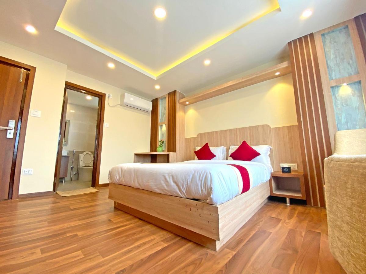 Hotel Nilakantha Pvt. Ltd カトマンズ エクステリア 写真