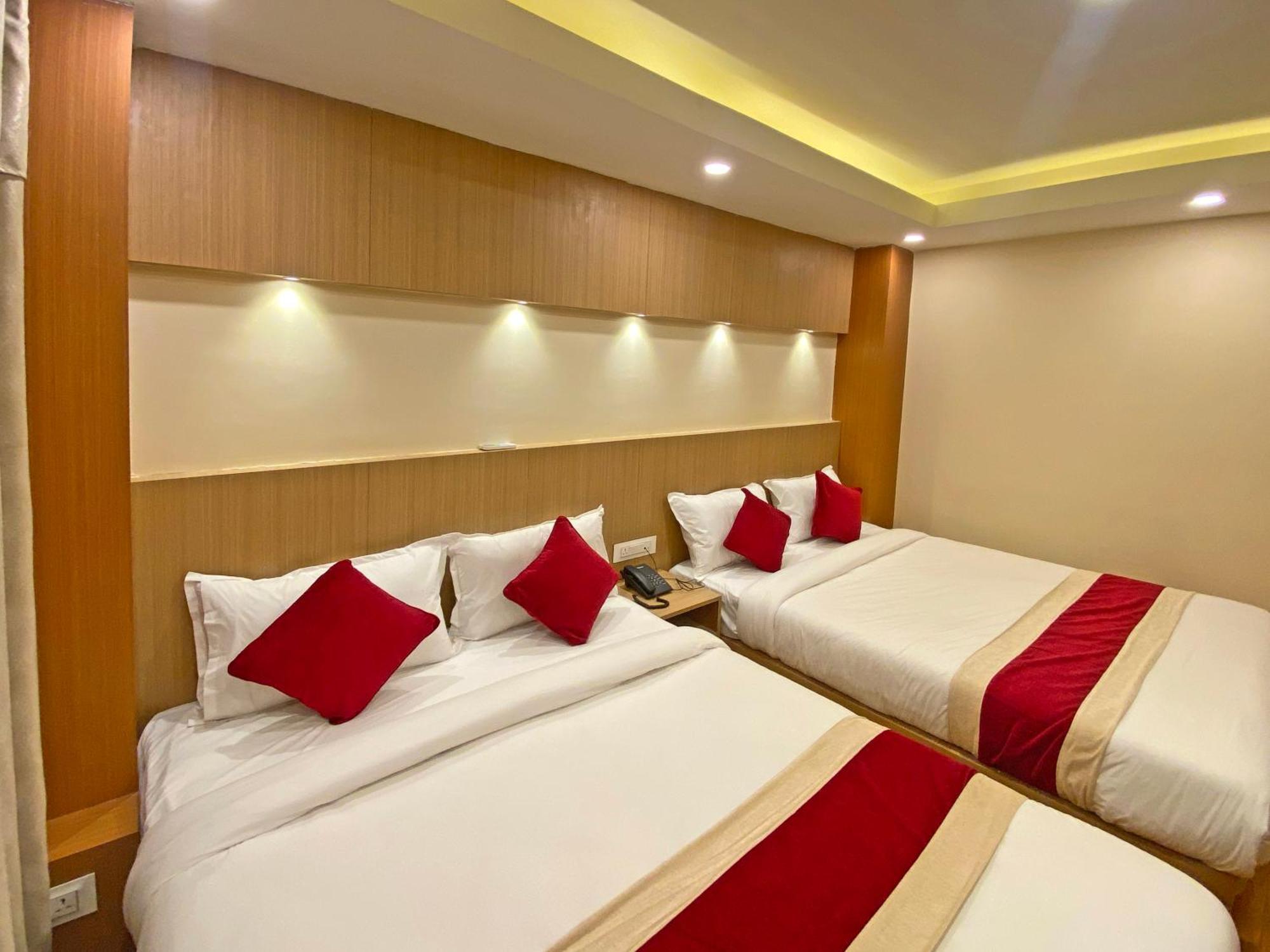 Hotel Nilakantha Pvt. Ltd カトマンズ エクステリア 写真